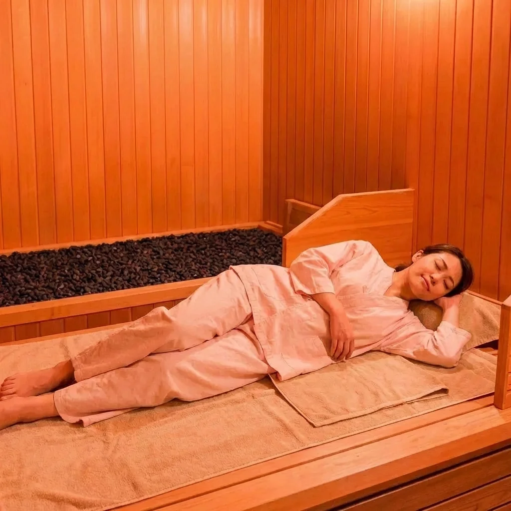 くつろいでる女性